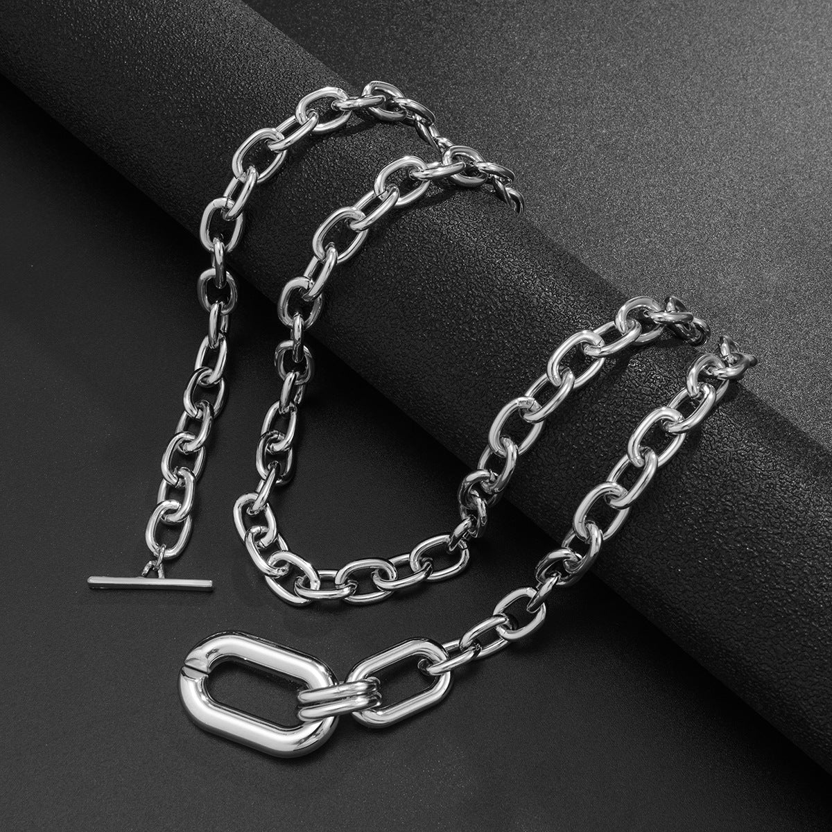 Trendy and personalized aluminum chain multi-layer necklace, fashionable geometric metal buckle, collarbone necklace, women's accessories
