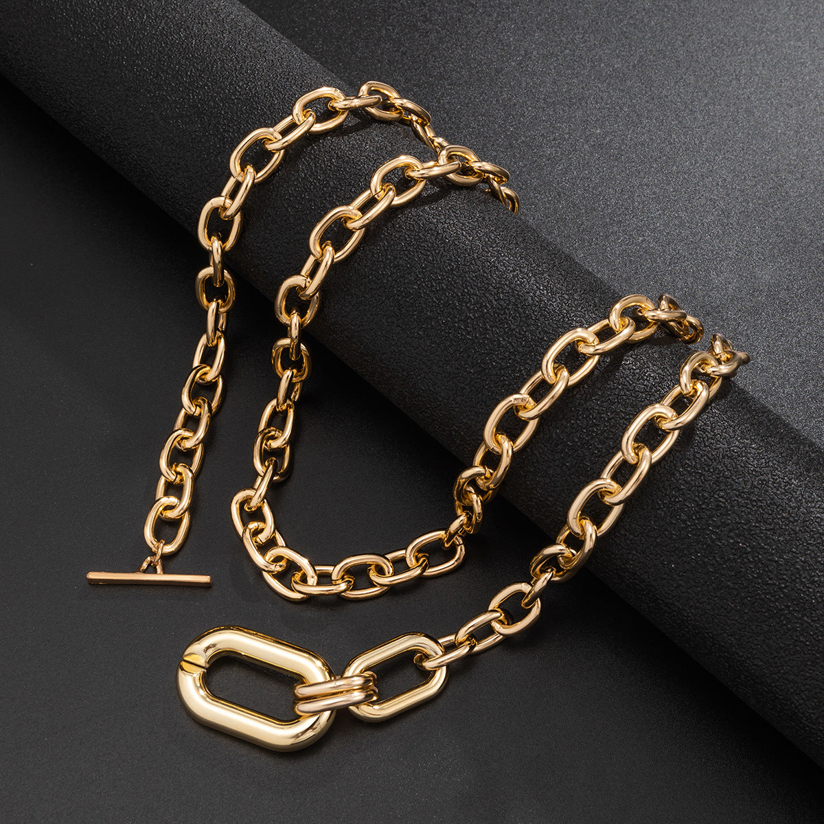 Trendy and personalized aluminum chain multi-layer necklace, fashionable geometric metal buckle, collarbone necklace, women's accessories