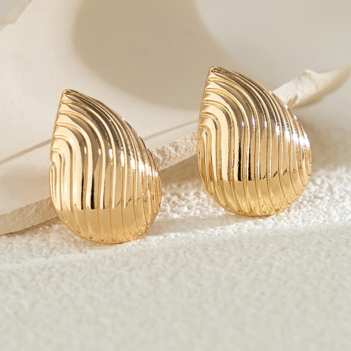 Metal shell ocean style niche earrings retro versatile cool style striped earrings for women