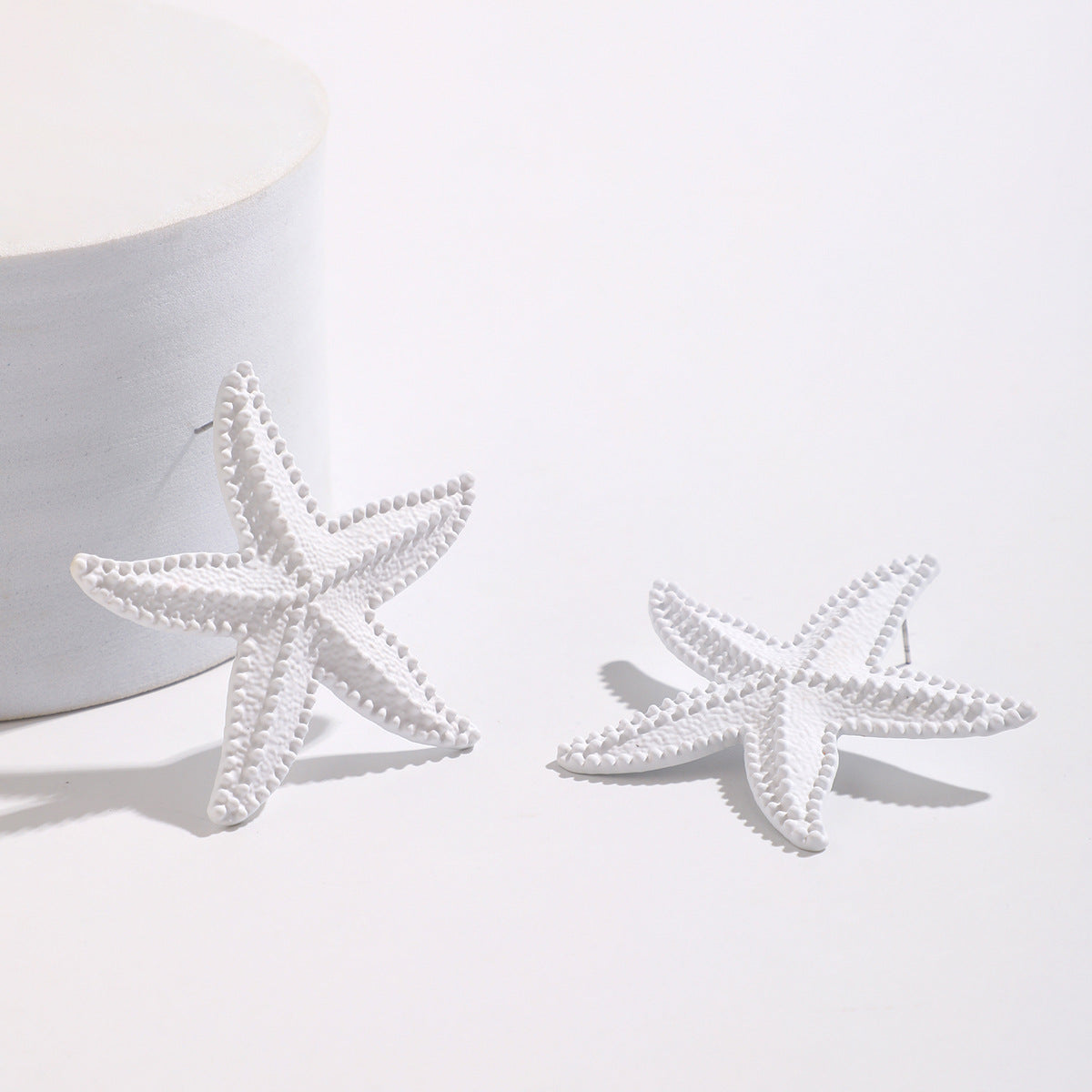 Minimalist and exaggerated earrings with female personality, three-dimensional sea beach vacation earrings