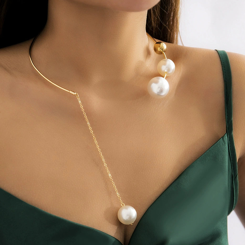 Minimalist geometric personalized round bead collarbone chain with niche design, open collar, European and American cold style pearl necklace