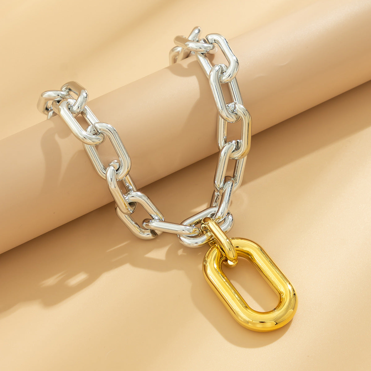 Trendy and personalized aluminum chain multi-layer necklace, fashionable geometric metal buckle, collarbone necklace, women's accessories