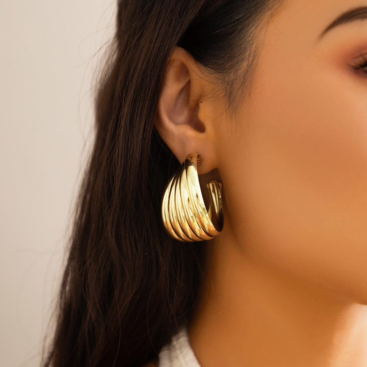 Metal shell ocean style niche earrings retro versatile cool style striped earrings for women