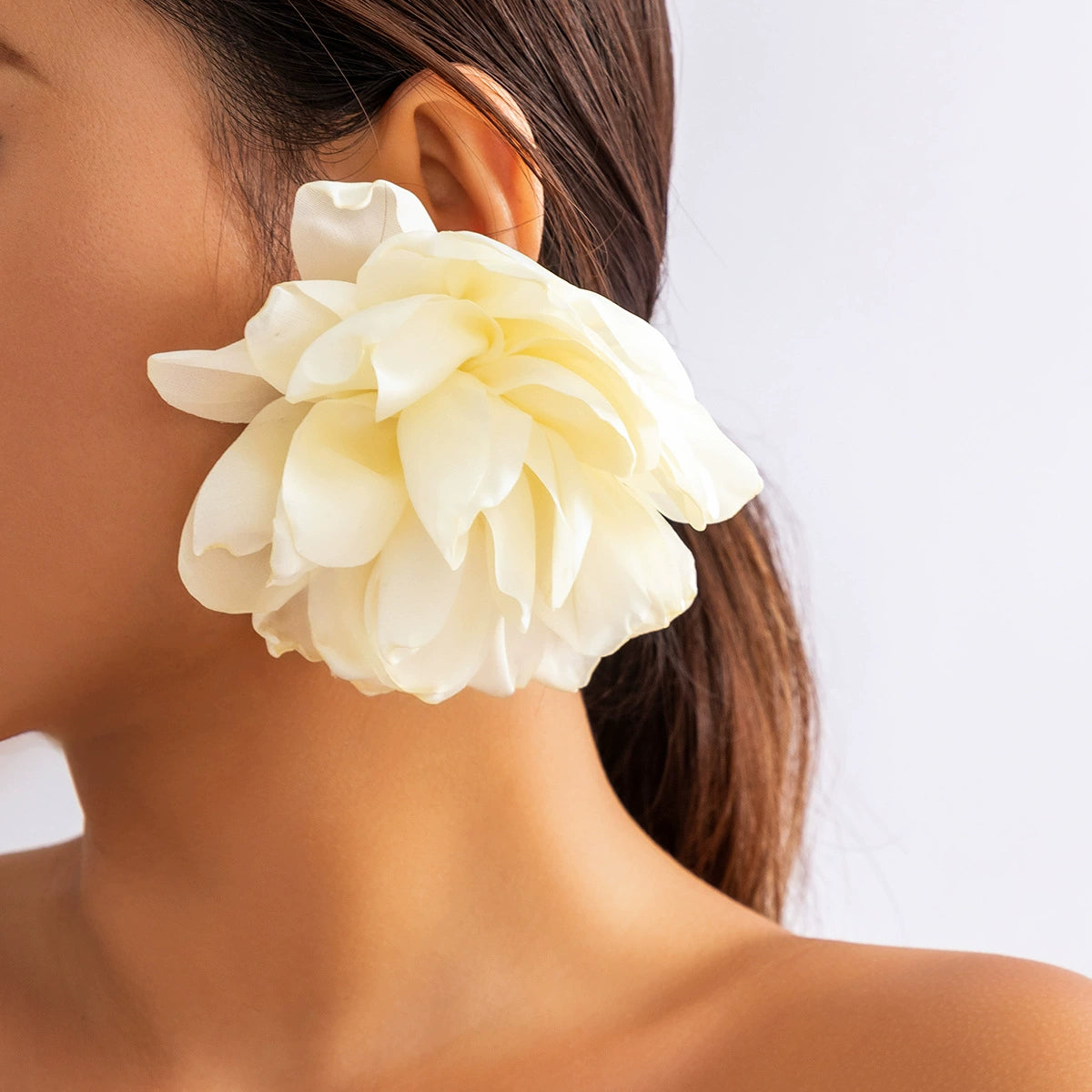 Exaggerated fabric design, large flower earrings, summer flower earrings, niche flower earrings