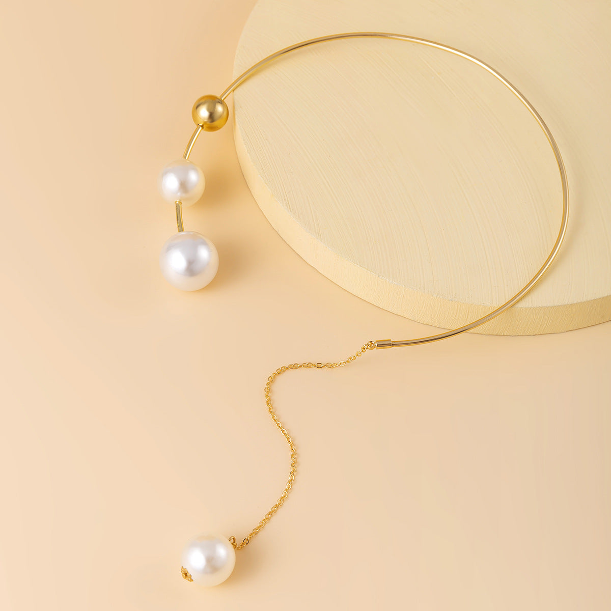 Minimalist geometric personalized round bead collarbone chain with niche design, open collar, European and American cold style pearl necklace