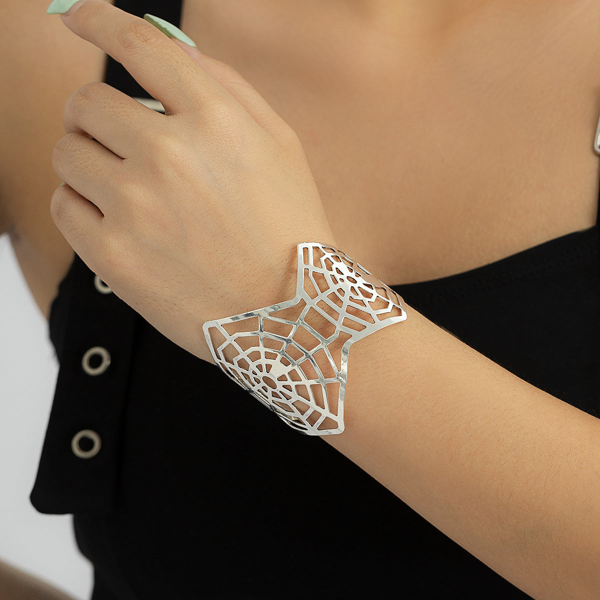 Exaggerated diamond alloy geometric bracelet Bracelet, personalized and simple concave convex Bracelet