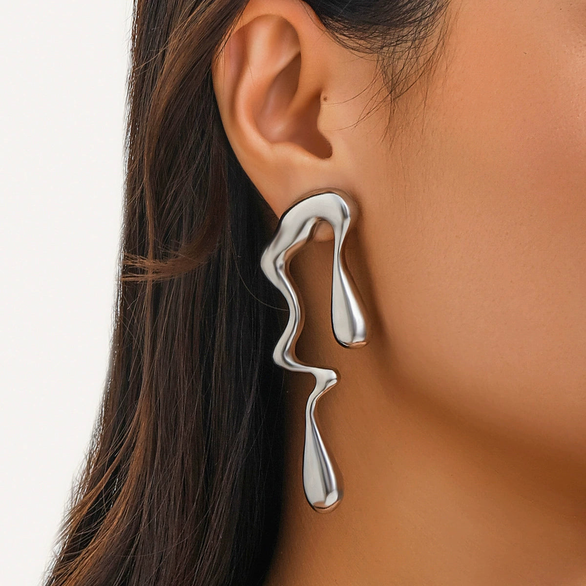 Liquid metal wind alloy water droplet earrings with a sweet and cool design, simple geometric earrings