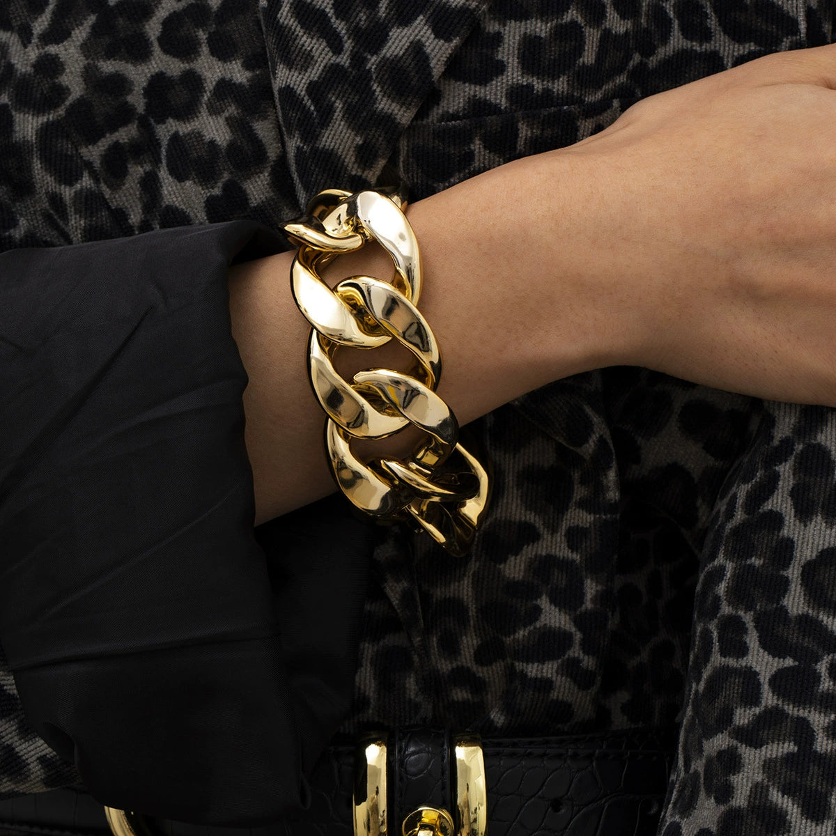 Punk hip-hop trendy cool Fried Dough Twists thick chain bracelet personality exaggerated simple geometry
