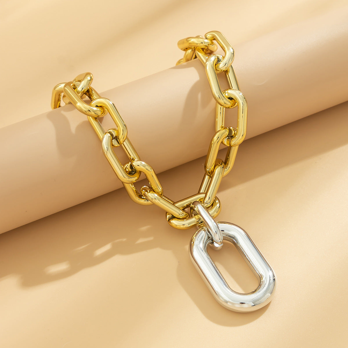 Trendy and personalized aluminum chain multi-layer necklace, fashionable geometric metal buckle, collarbone necklace, women's accessories