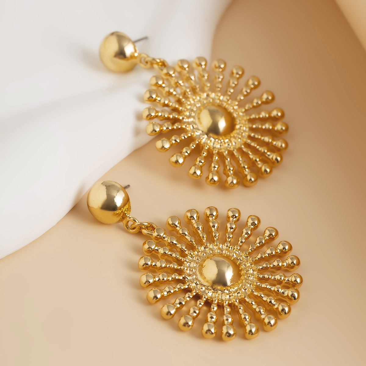14K Ins personalized pleated hollow peach heart earrings with diverse combinations of sunflower alloy earrings