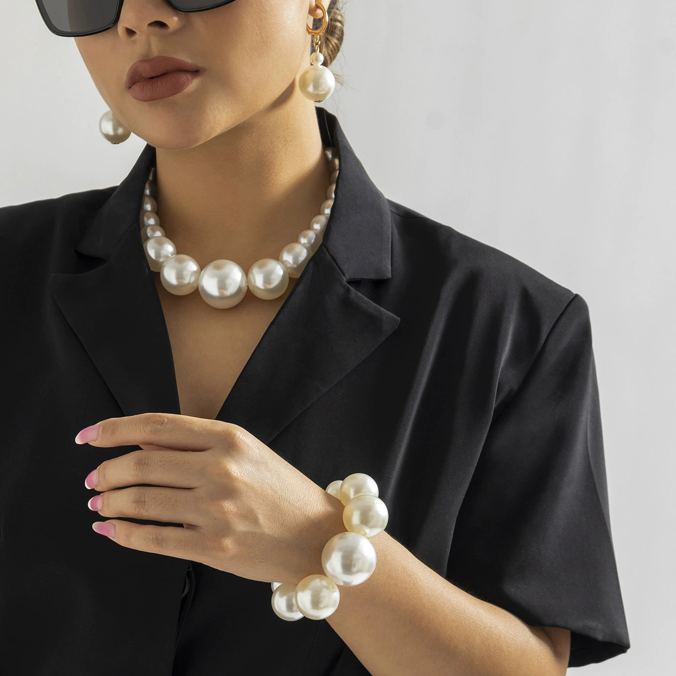 Retro bead ethnic pearl, niche design Exaggerated Punk Style Pearl Braceletbracelet