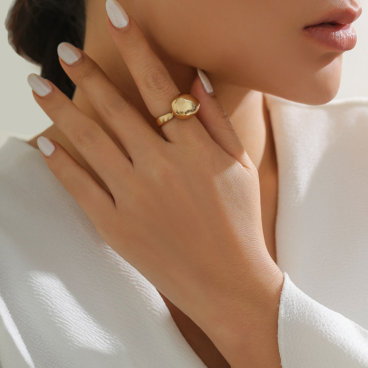 French round pleated metal ring, simple irregular hand decoration, niche flower jewelry