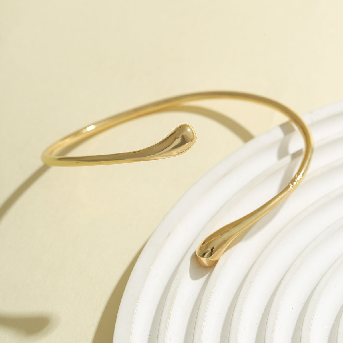 14K Design Feel Lava Opening Arm Chain Fashion Arm Ring Liquid Wind Element Ring Water Drop Metal Arm Bracelet for Women