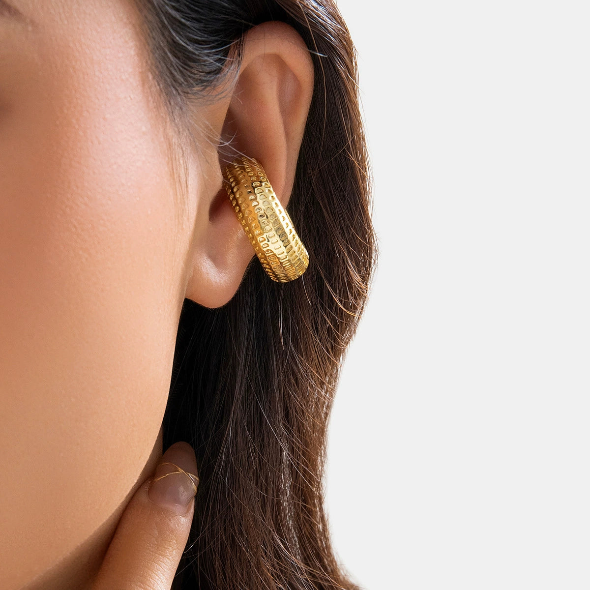 Simple C-shaped ear hole free colored single ear bone clip with versatile temperament and smooth opening ear clip