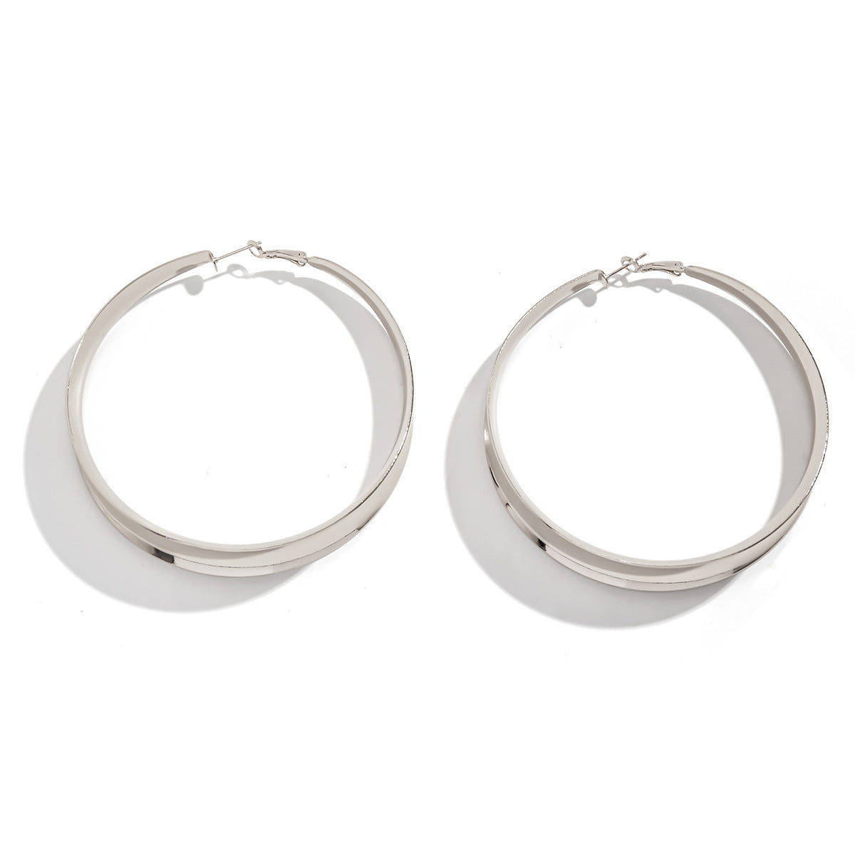 14K Exaggerated metal large circle earrings for women's fashion show, geometric hollow out bright surface earrings