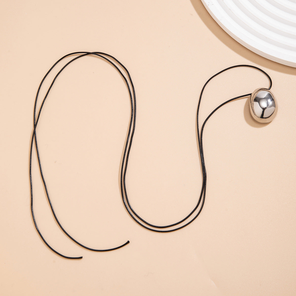 Exaggerated Geometry Egg Noodles Choker Women's Versatile Pulling Wax Thread Necklace Sweet Cool Design Collar Jewelry