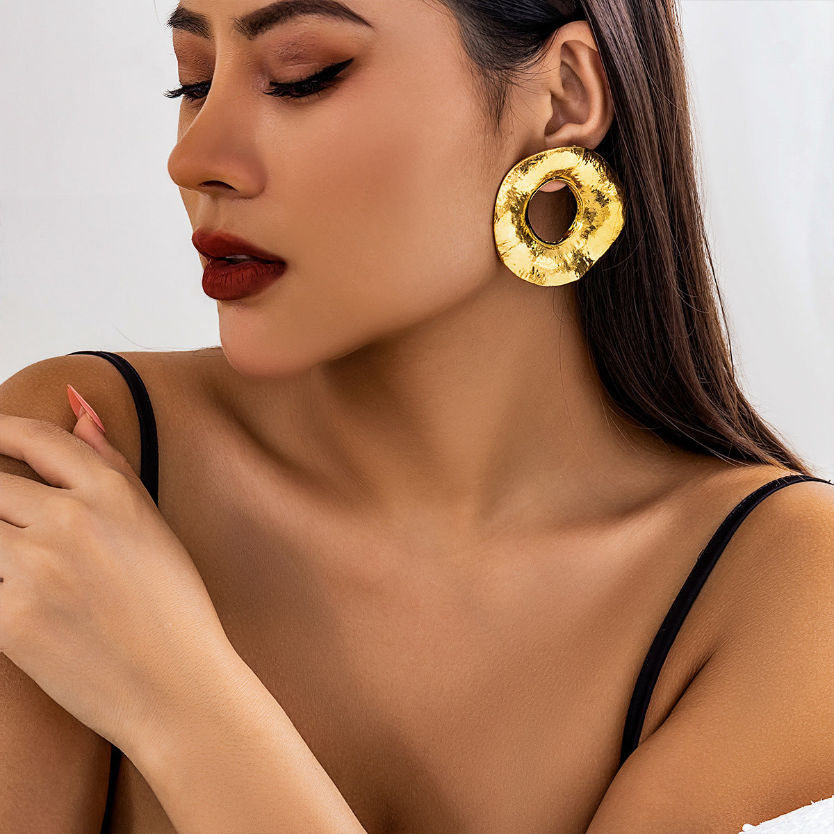 14K Exaggerated French Geometric Fashion Round Metal Earrings with Simple Irregular Texture Earrings, niche