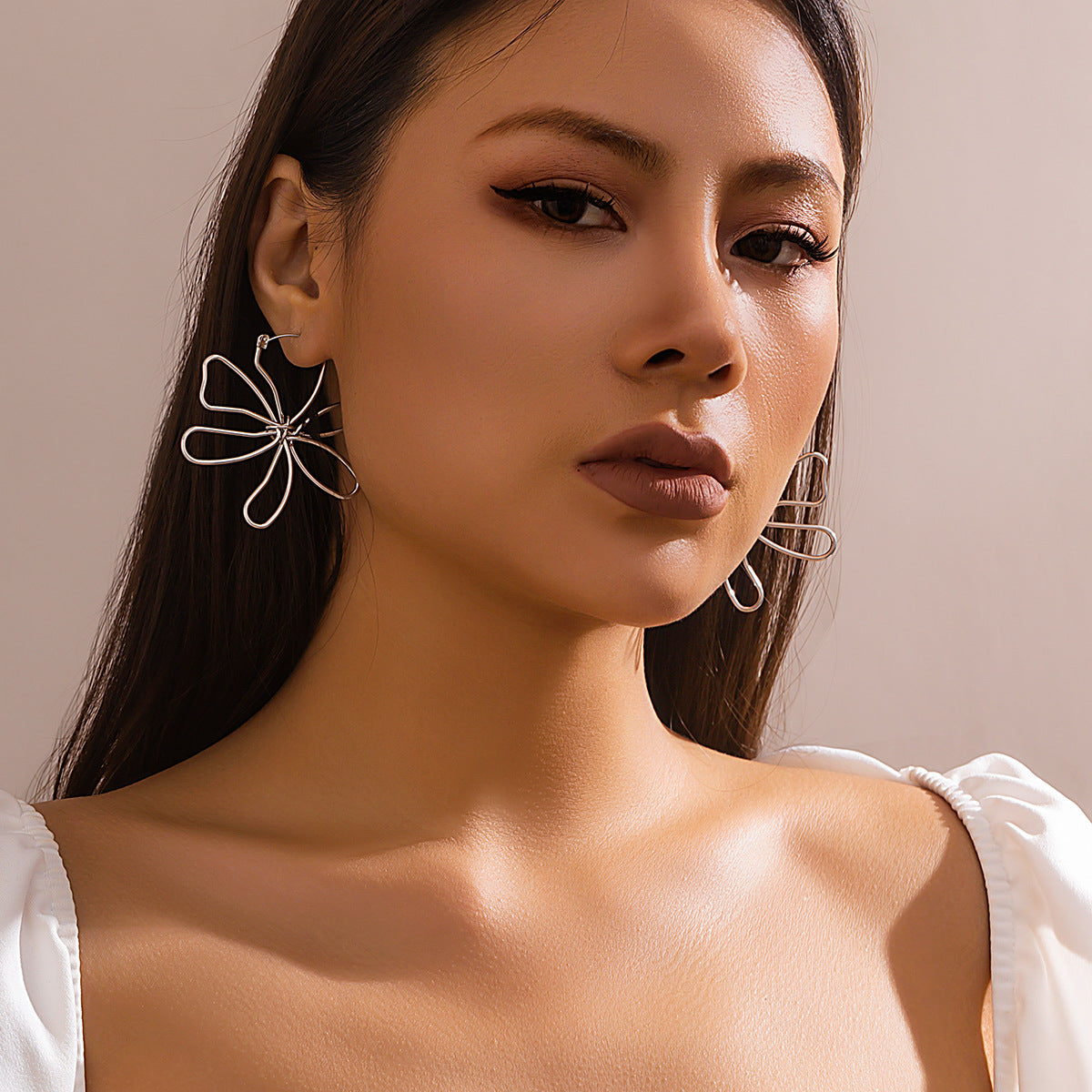 Exaggerated Waterdrop Flower Punk Metal Earrings for Women, Sun, Niche Water Diamond Earrings