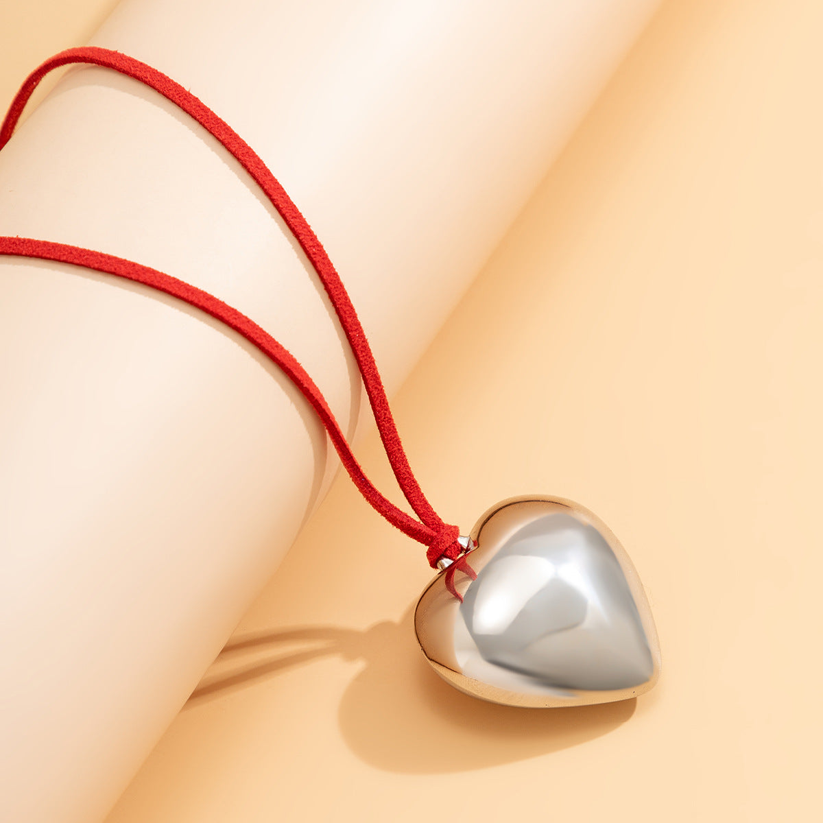 Adjustable wax thread choker necklace with simple alloy heart pendant and adjustable drawstring