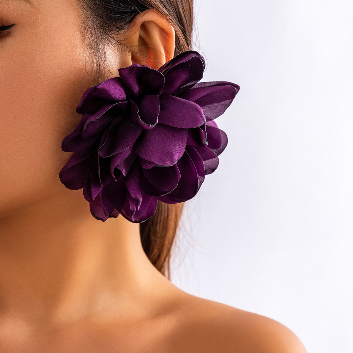 Exaggerated fabric design, large flower earrings, summer flower earrings, niche flower earrings