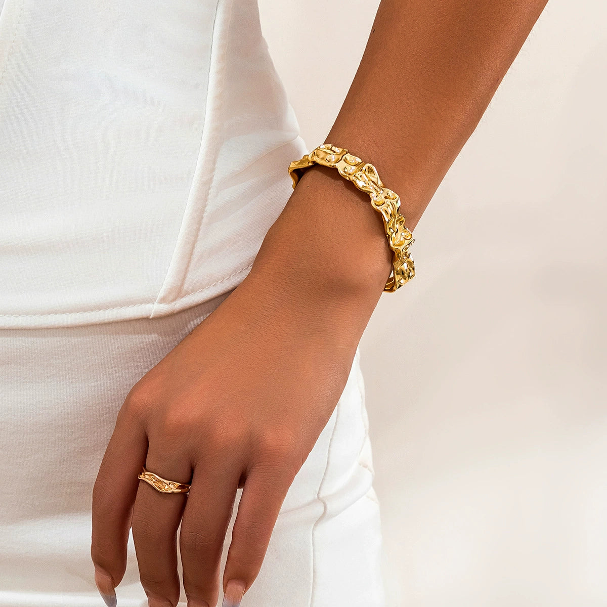 Design inspired liquid irregular lava bracelet, fashionable and niche texture, pleated and open mouth bracelet for women