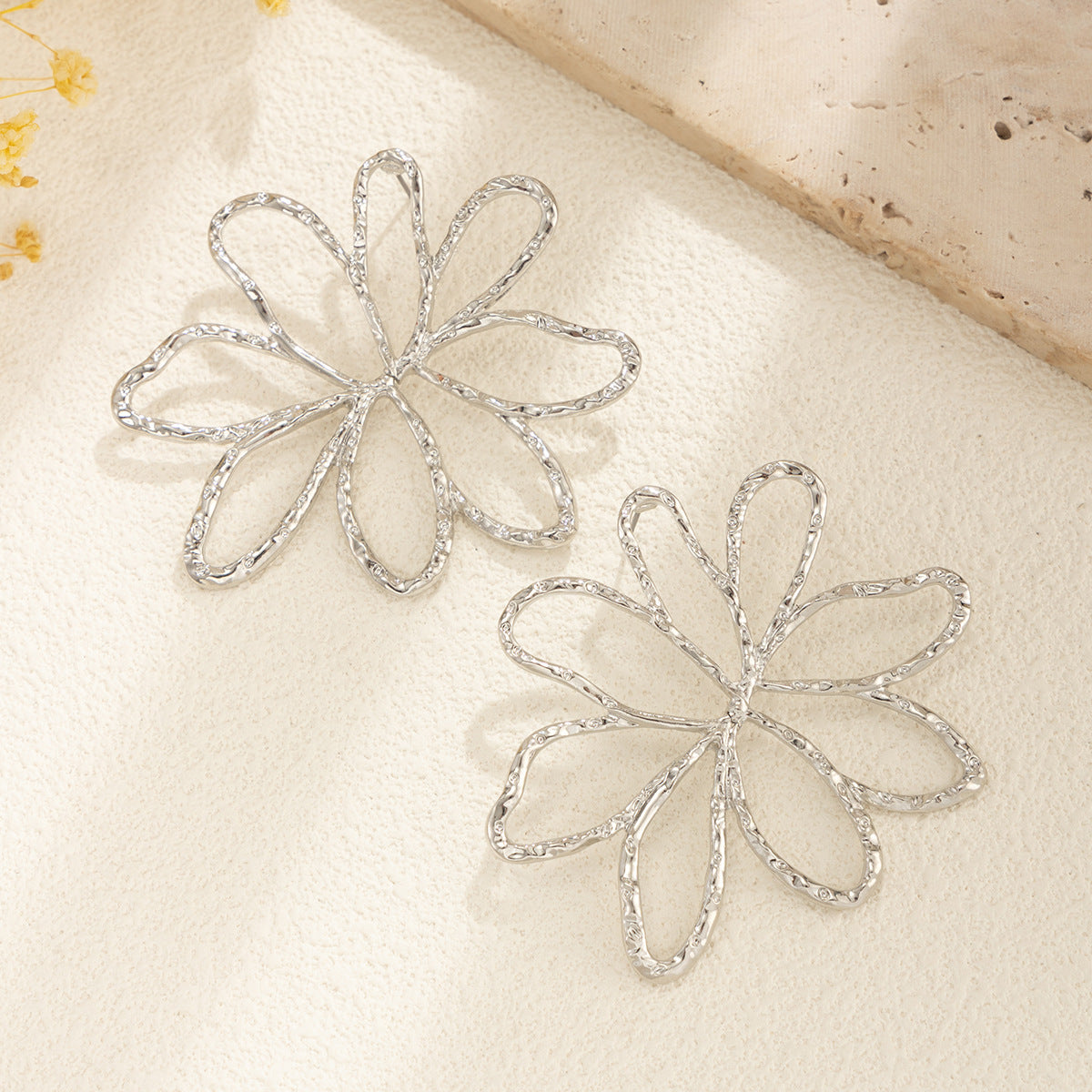 Exaggerated Waterdrop Flower Punk Metal Earrings for Women, Sun, Niche Water Diamond Earrings