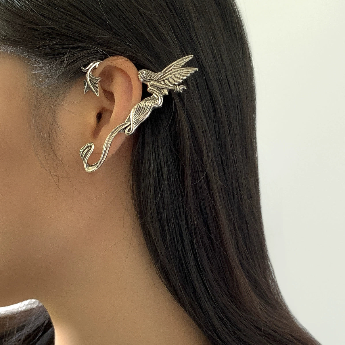 Retro demon angel three-dimensional contour ear clip, sweet and cool Halloween elf wing earrings(single)