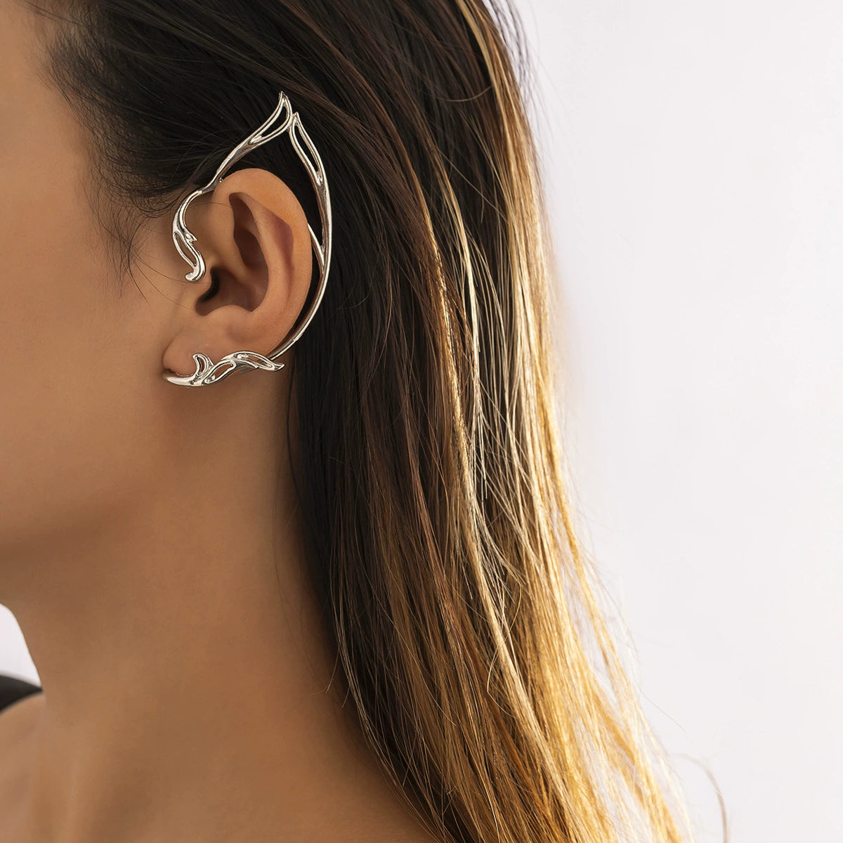 Simple and personalized hollow cat ears with sweet and cool contours, niche ear clips without ear holes, versatile elf ear hooks, and earrings(single))