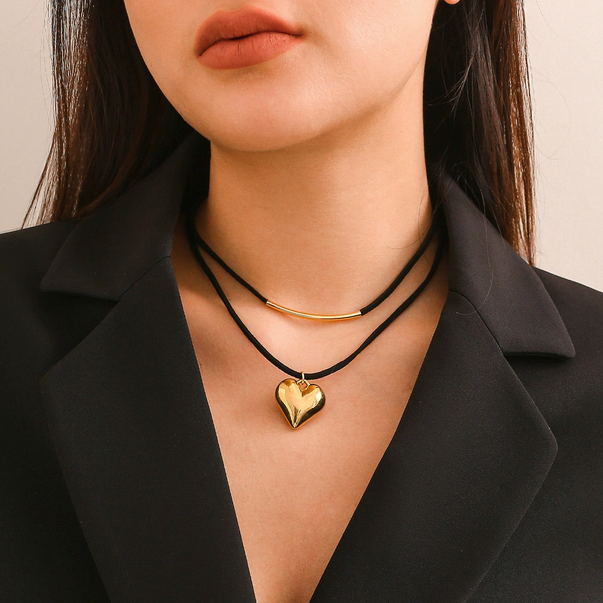 Black rope velvet geometric small heart necklace with simple curved tube heart Necklace