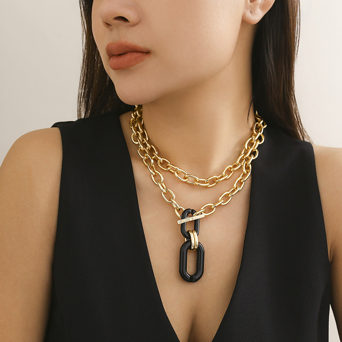 Trendy and personalized aluminum chain multi-layer necklace, fashionable geometric metal buckle, collarbone necklace, women's accessories