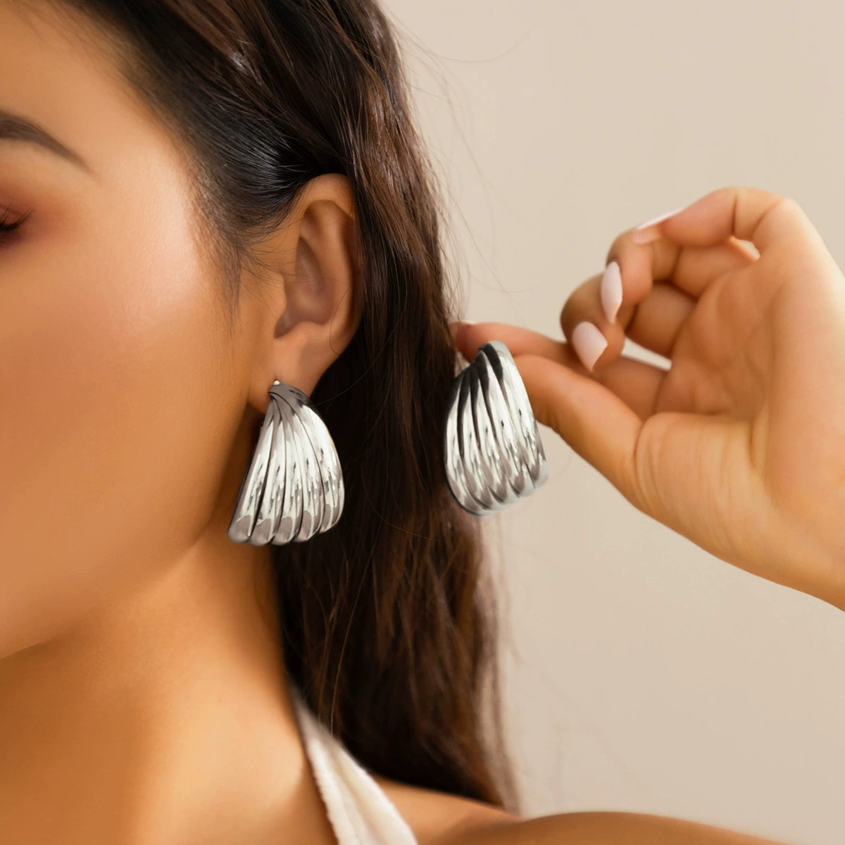 Metal shell ocean style niche earrings retro versatile cool style striped earrings for women