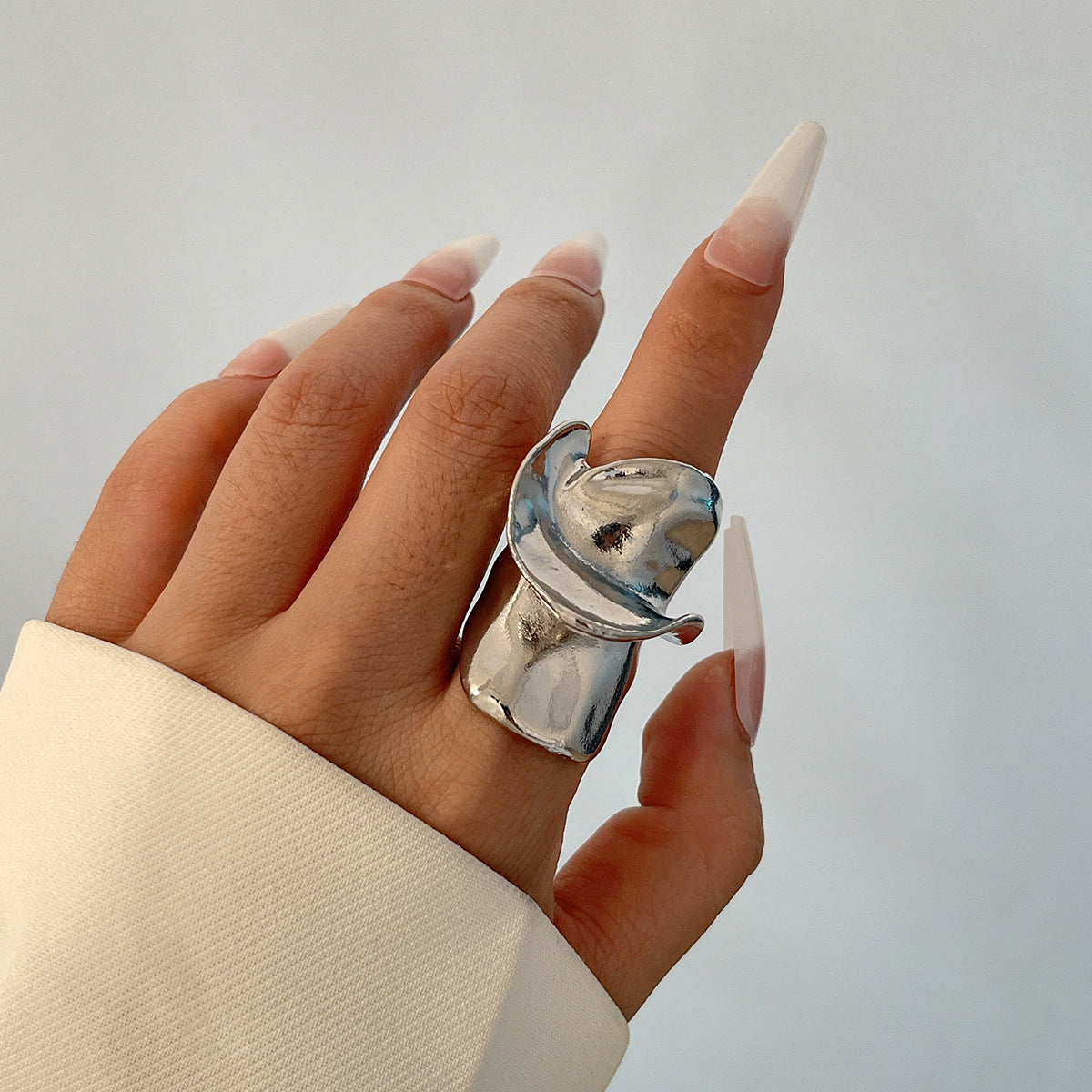 Hip hop style oversized irregular smooth twisted ring, droplet alloy pleated ring