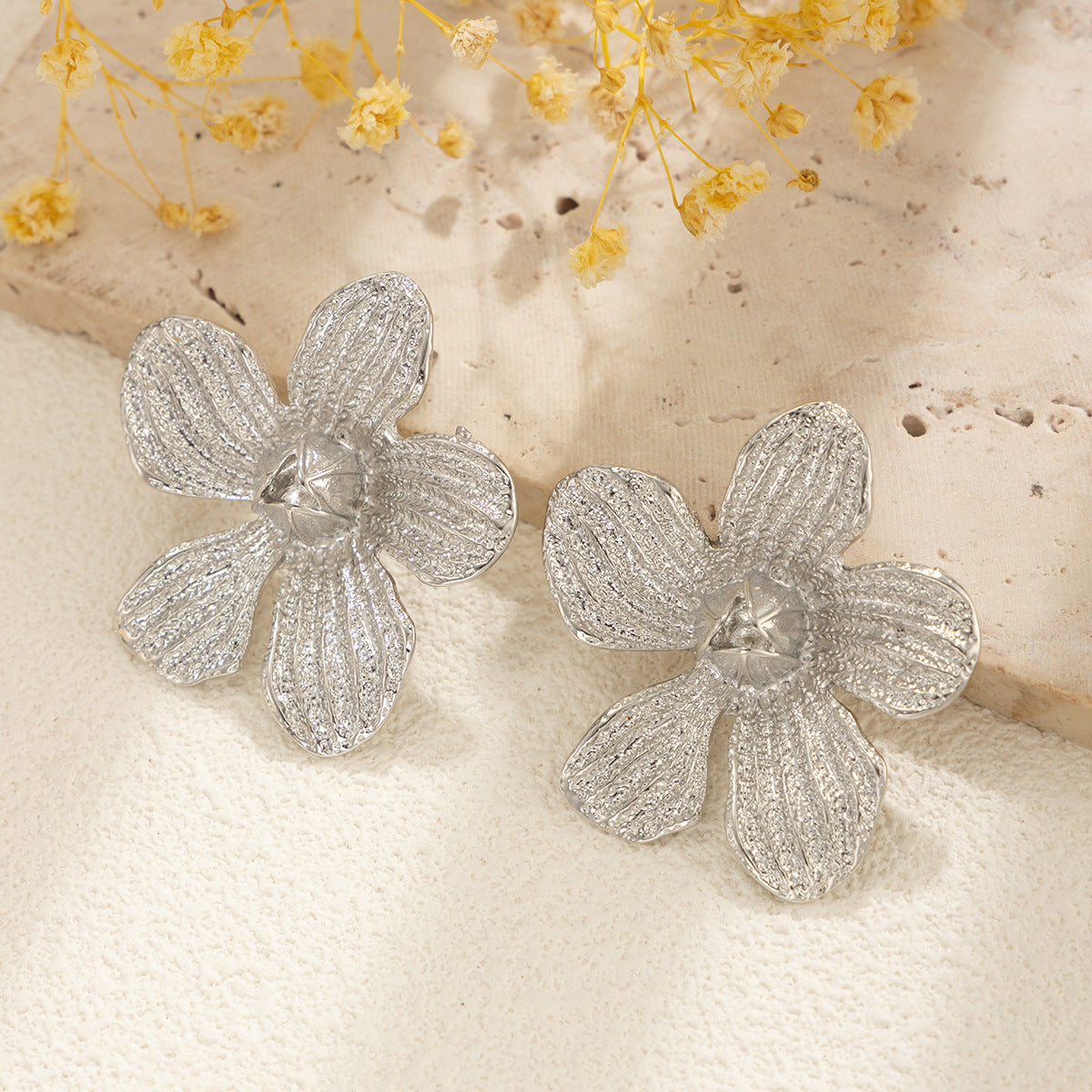 Exaggerated Waterdrop Flower Punk Metal Earrings for Women, Sun, Niche Water Diamond Earrings