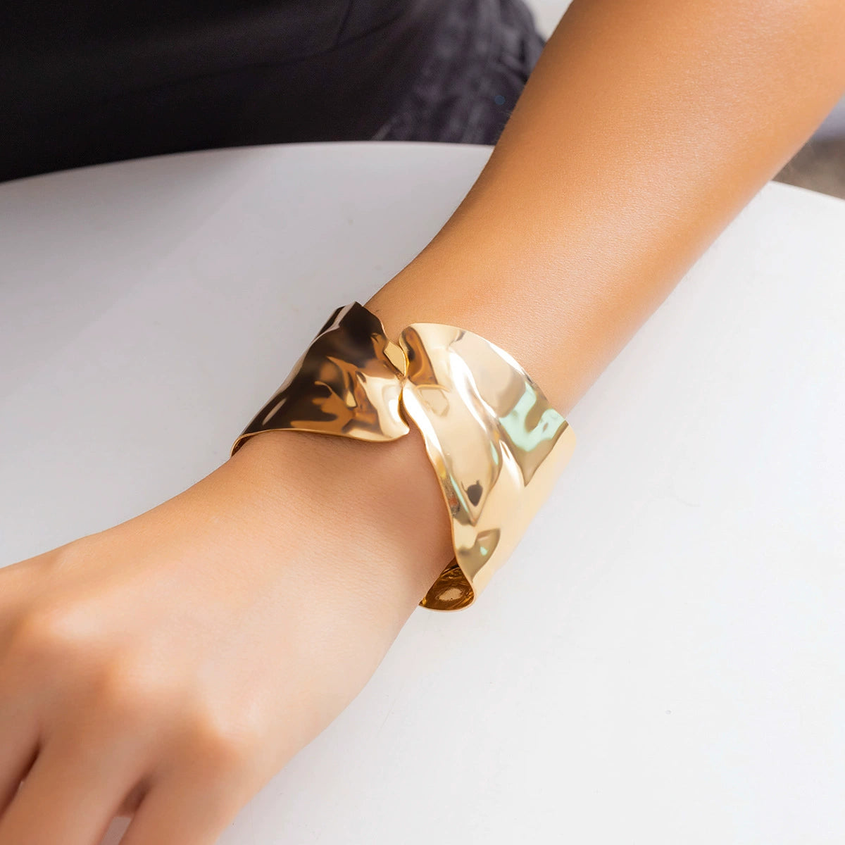 Fashionable and exaggerated metal adjustable opening bracelet with wide edge punk design, handmade accessory