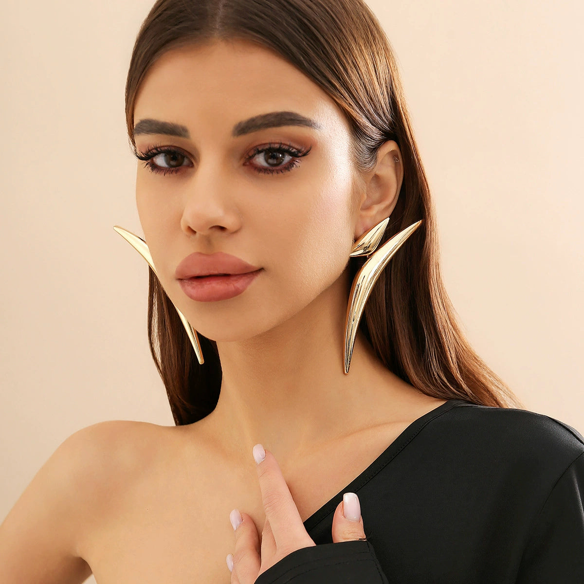 Exaggerated geometric triangle bend personalized earrings, cross-border hot selling, simple design, sharp corner earring accessories