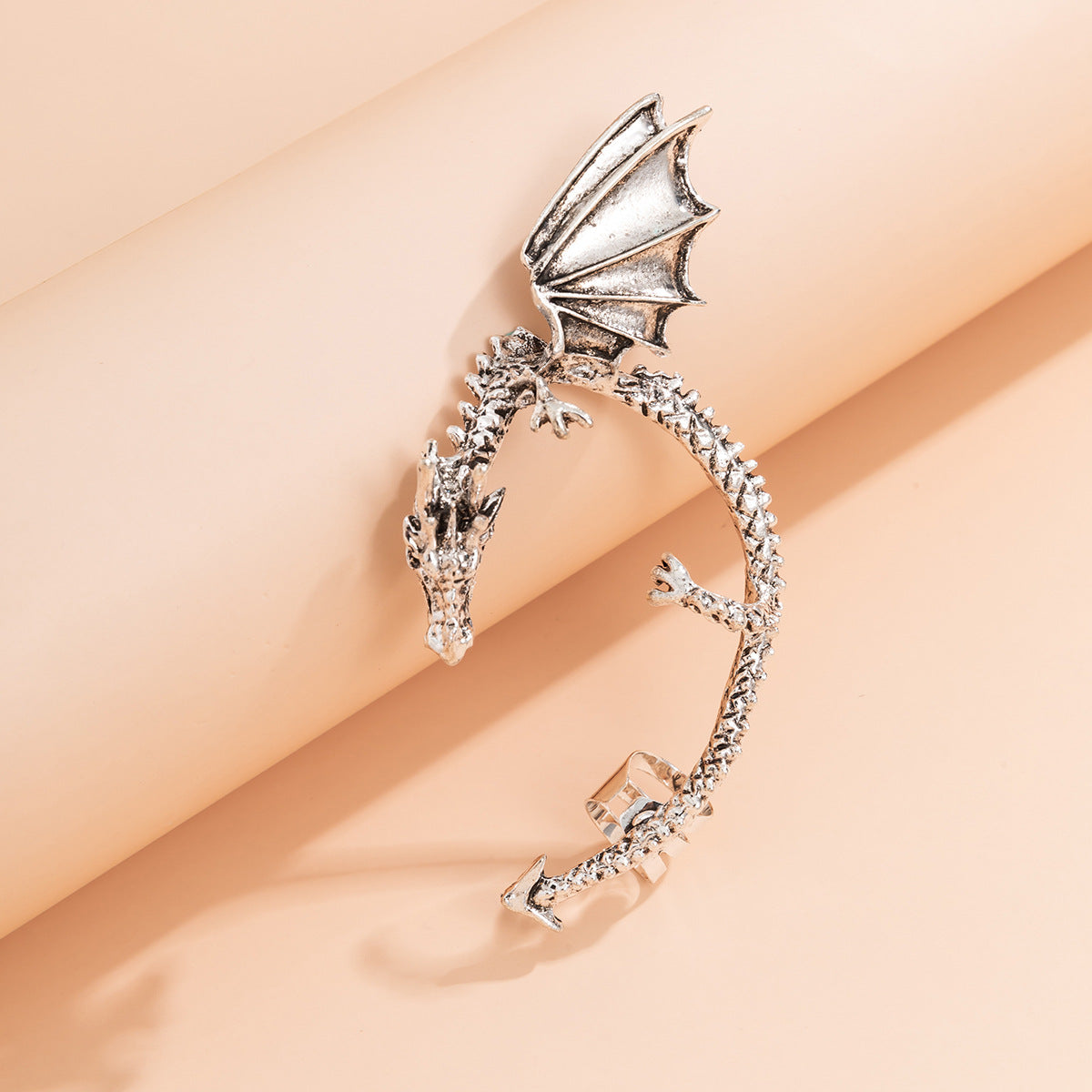 Retro demon angel three-dimensional contour ear clip, sweet and cool Halloween elf wing earrings(single)