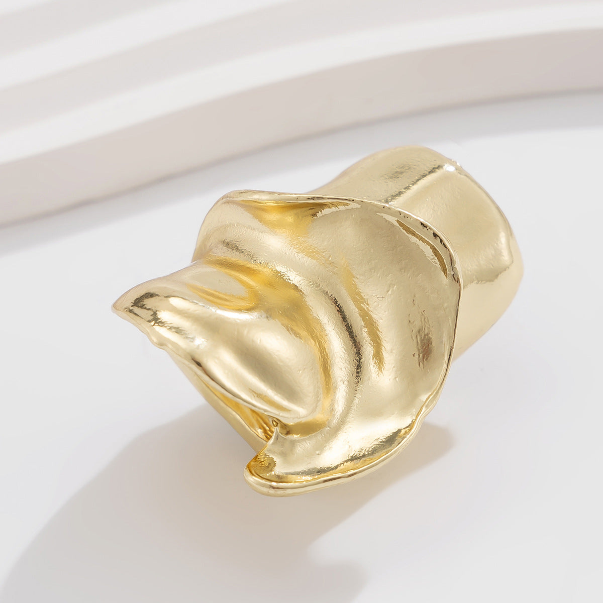 Hip hop style oversized irregular smooth twisted ring, droplet alloy pleated ring