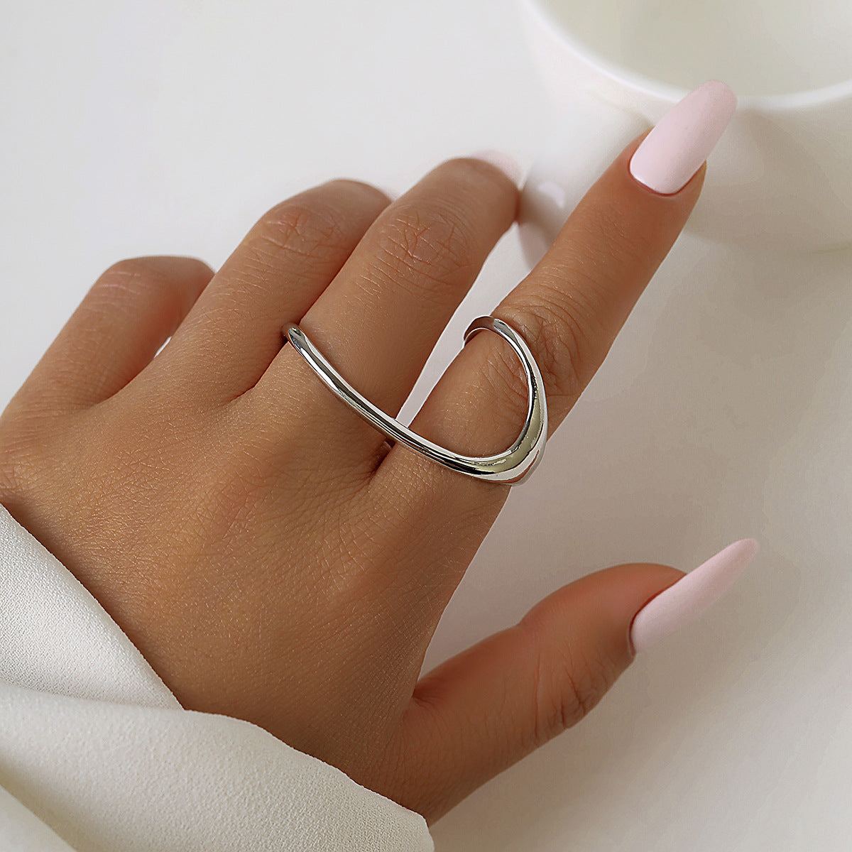 Hip hop minimalist hugging metal ring personality futuristic style geometric opening wholesale ring for women