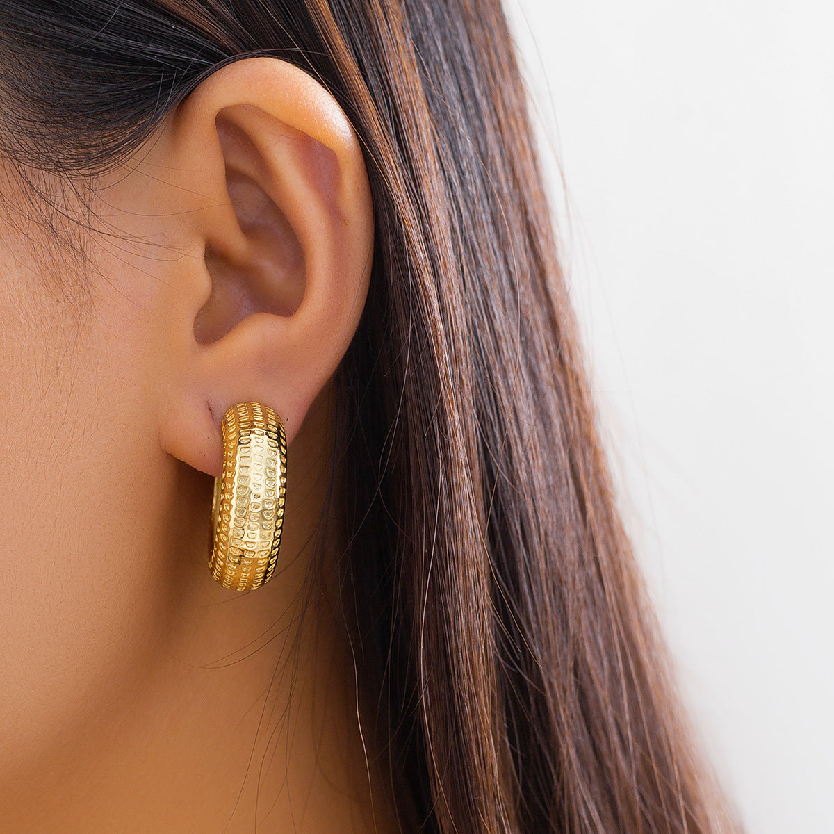 Simple C-shaped ear hole free colored single ear bone clip with versatile temperament and smooth opening ear