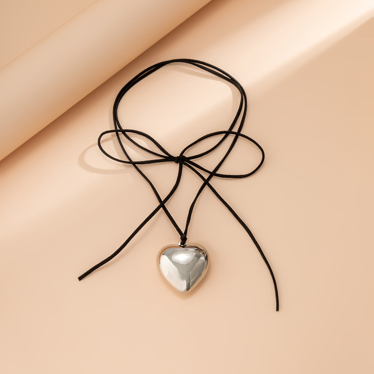 Adjustable wax thread choker necklace with simple alloy heart pendant and adjustable drawstring