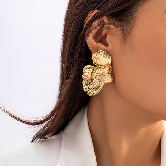 Personalized liquid fluid metal lotus leaf earrings, niche and cool style, pleated shell earrings