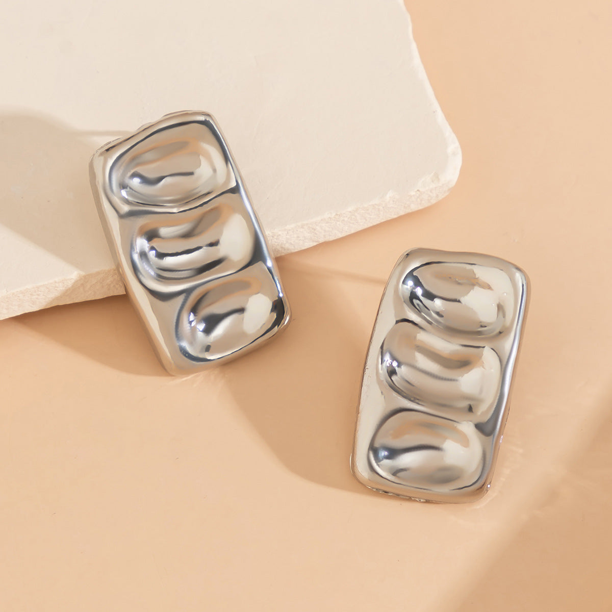 Exaggerated French geometric fashion round metal earrings with simple irregular texture earrings, niche