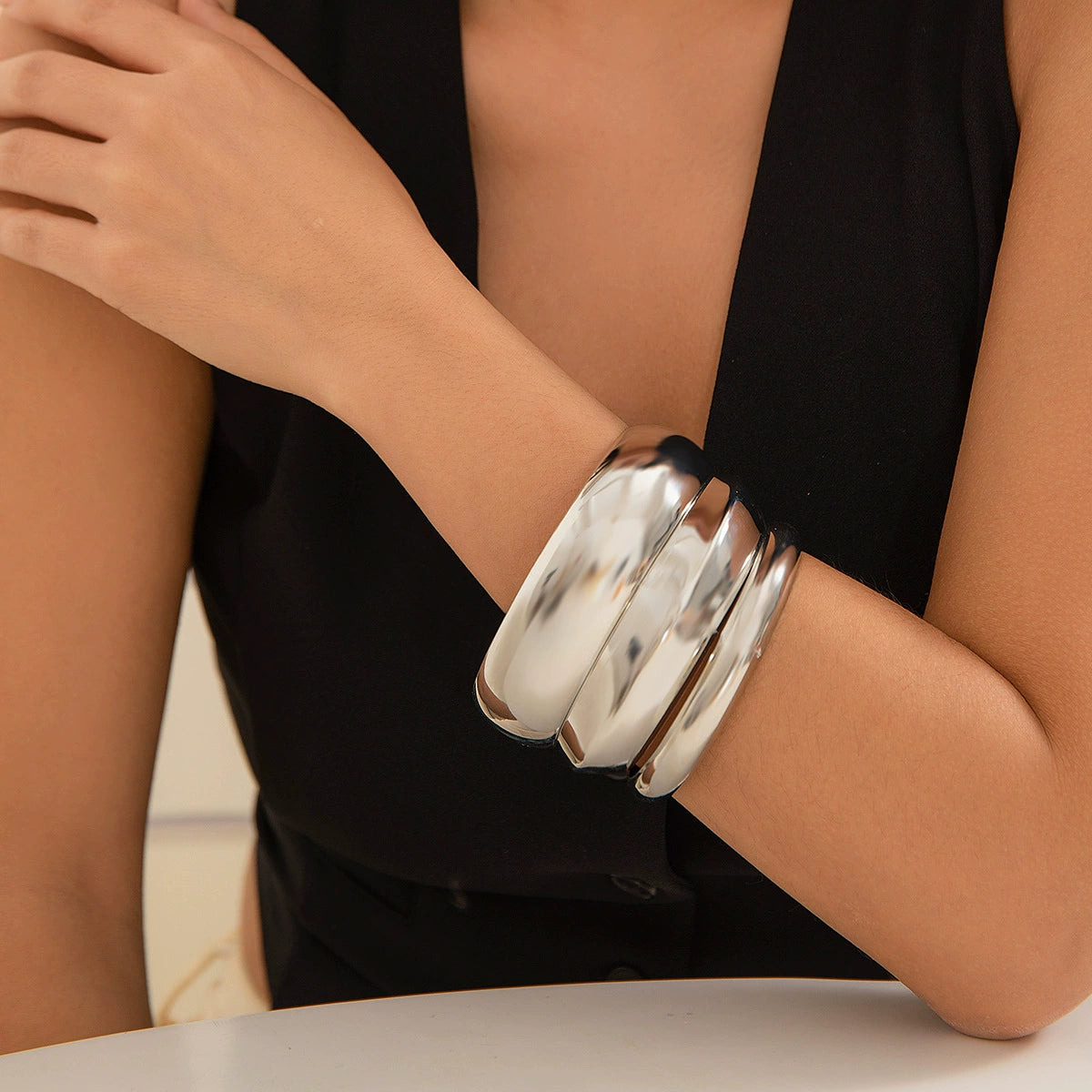 Circular Fashion Closed Loop Bracelet Chain Wide Multi Layer Simple Bracelet Set