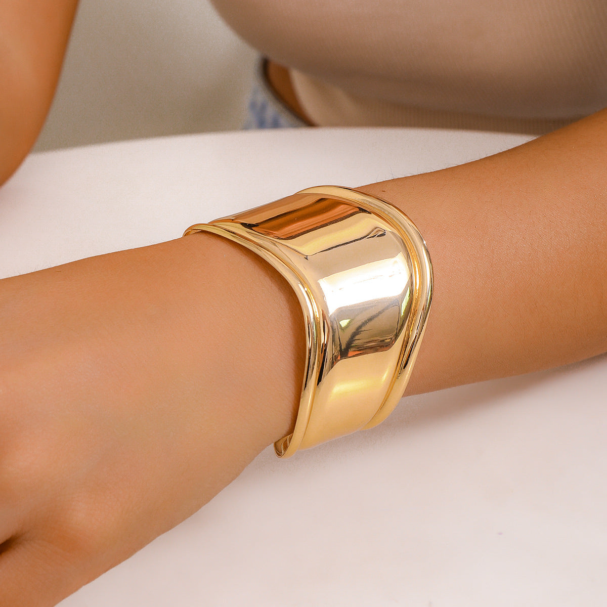 Exaggerated diamond alloy geometric bracelet Bracelet, personalized and simple concave convex Bracelet
