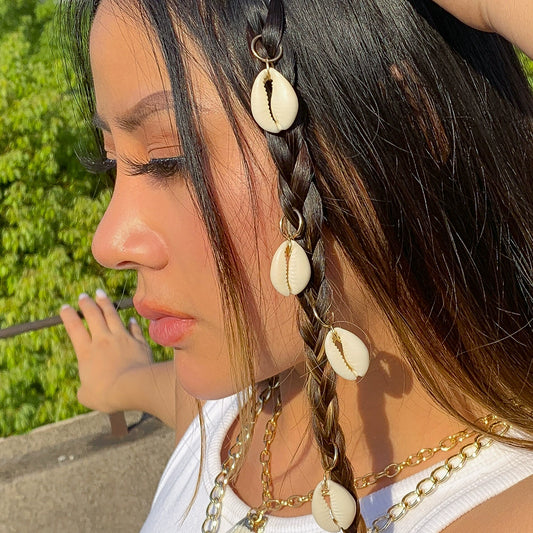 Bohemian ethnic style braided hair with shell hair buckle, hip-hop dirty braid, personalized casual hair clip