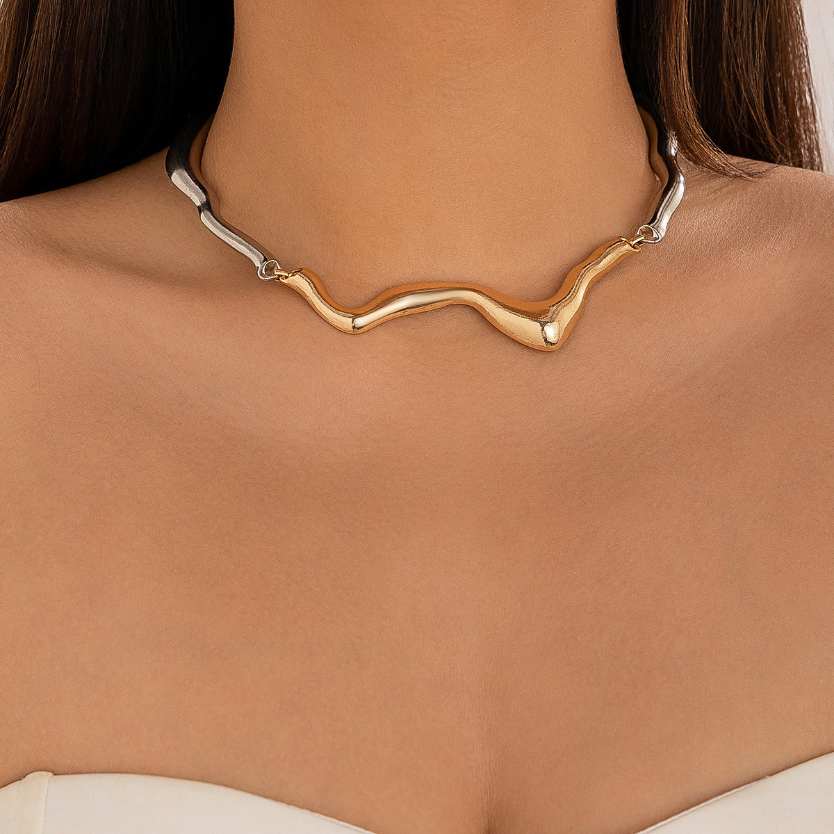 Liquid lava metal texture collar for female choker, cool and cool style, geometric twist design, necklace
