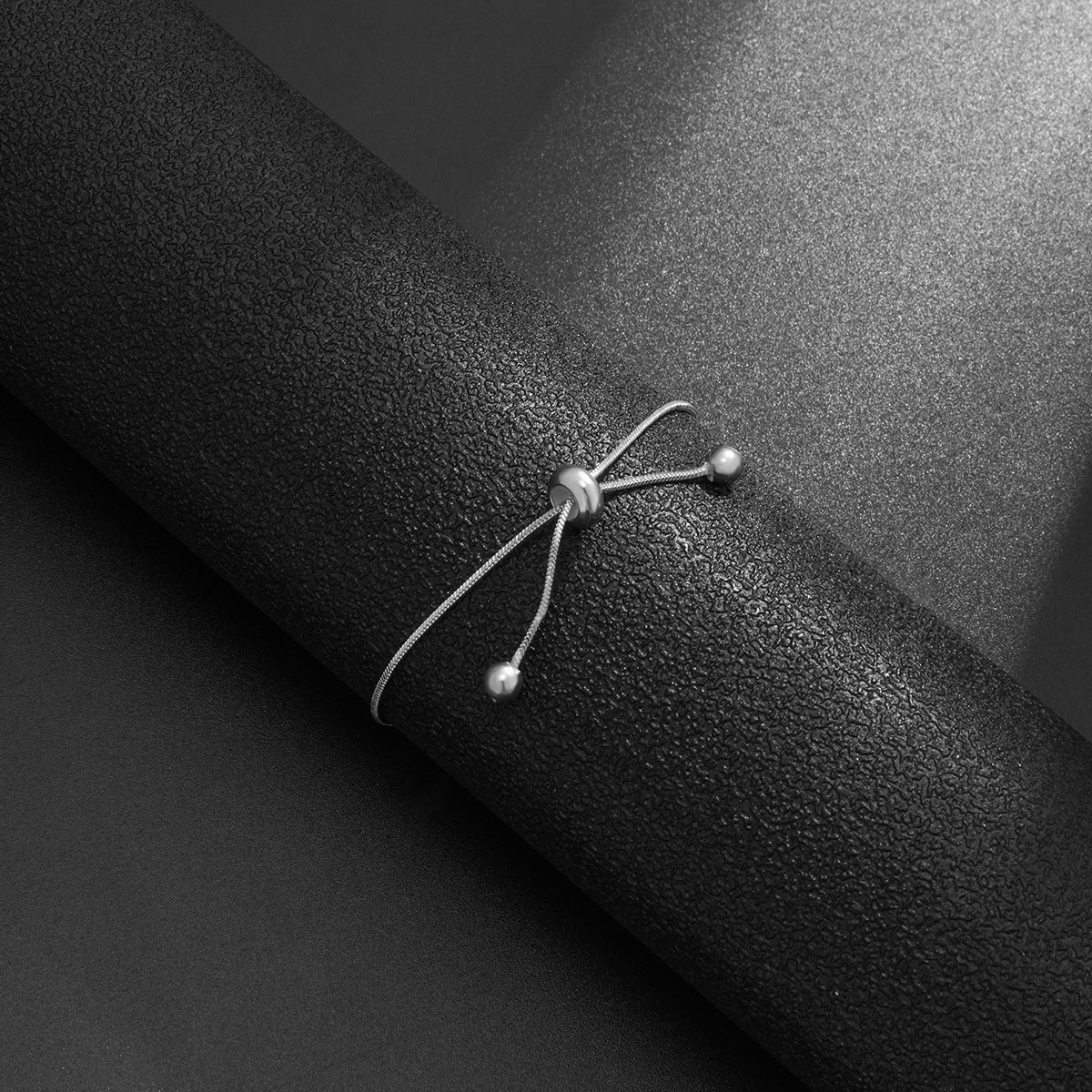 Simple and versatile long tassel necklace with fashionable adjustable metal square snake bone chain