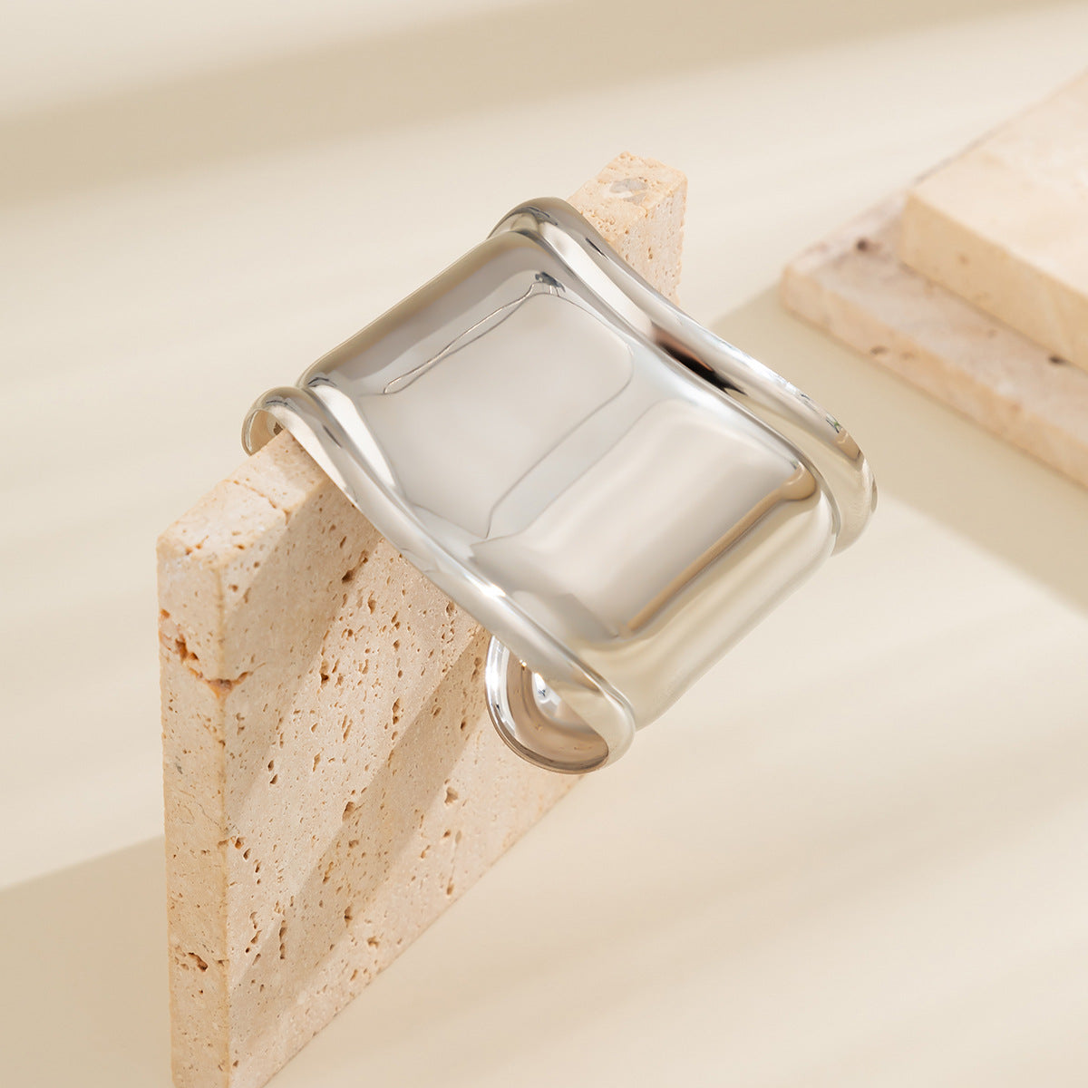 Exaggerated diamond alloy geometric bracelet Bracelet, personalized and simple concave convex Bracelet