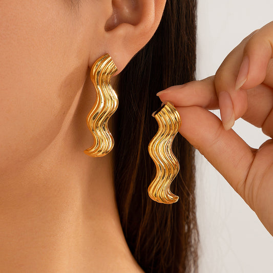 Design inspired liquid irregular lava Earring, fashionable and niche texture for women