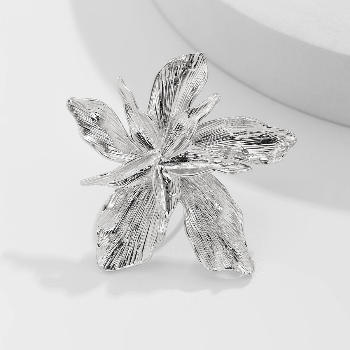 Irregular flower ring, nightclub trendy women's oval spiral pattern adjustable ring